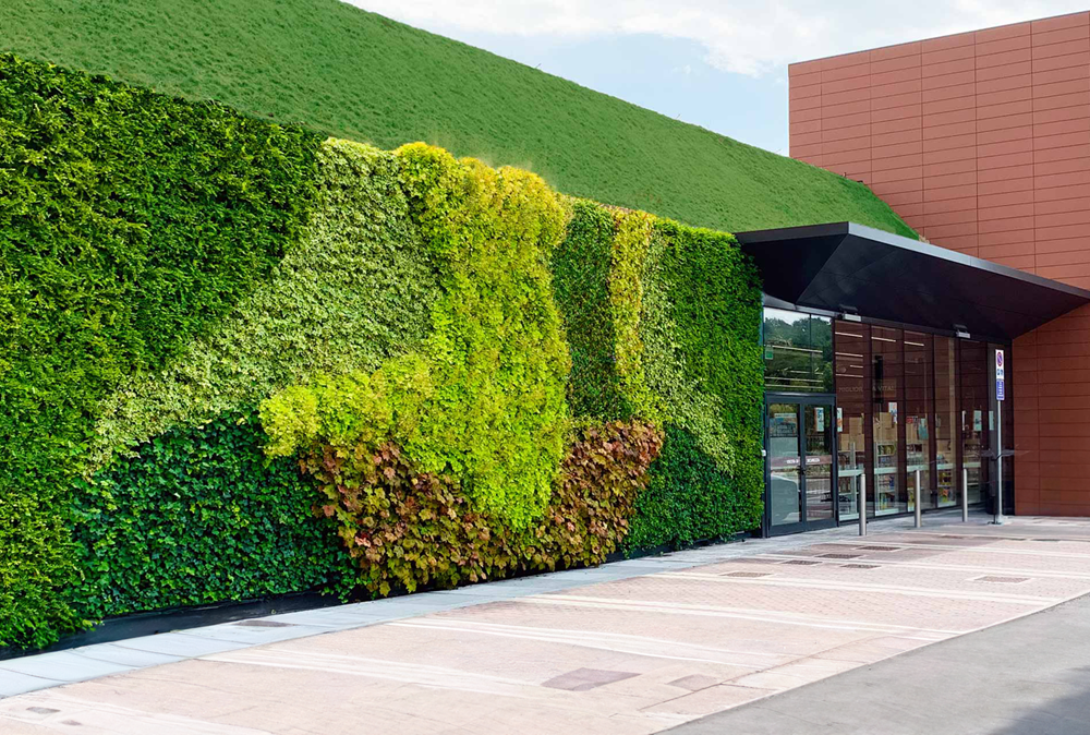 Giardino verticale Alì Supermercati a Onè di Fonte